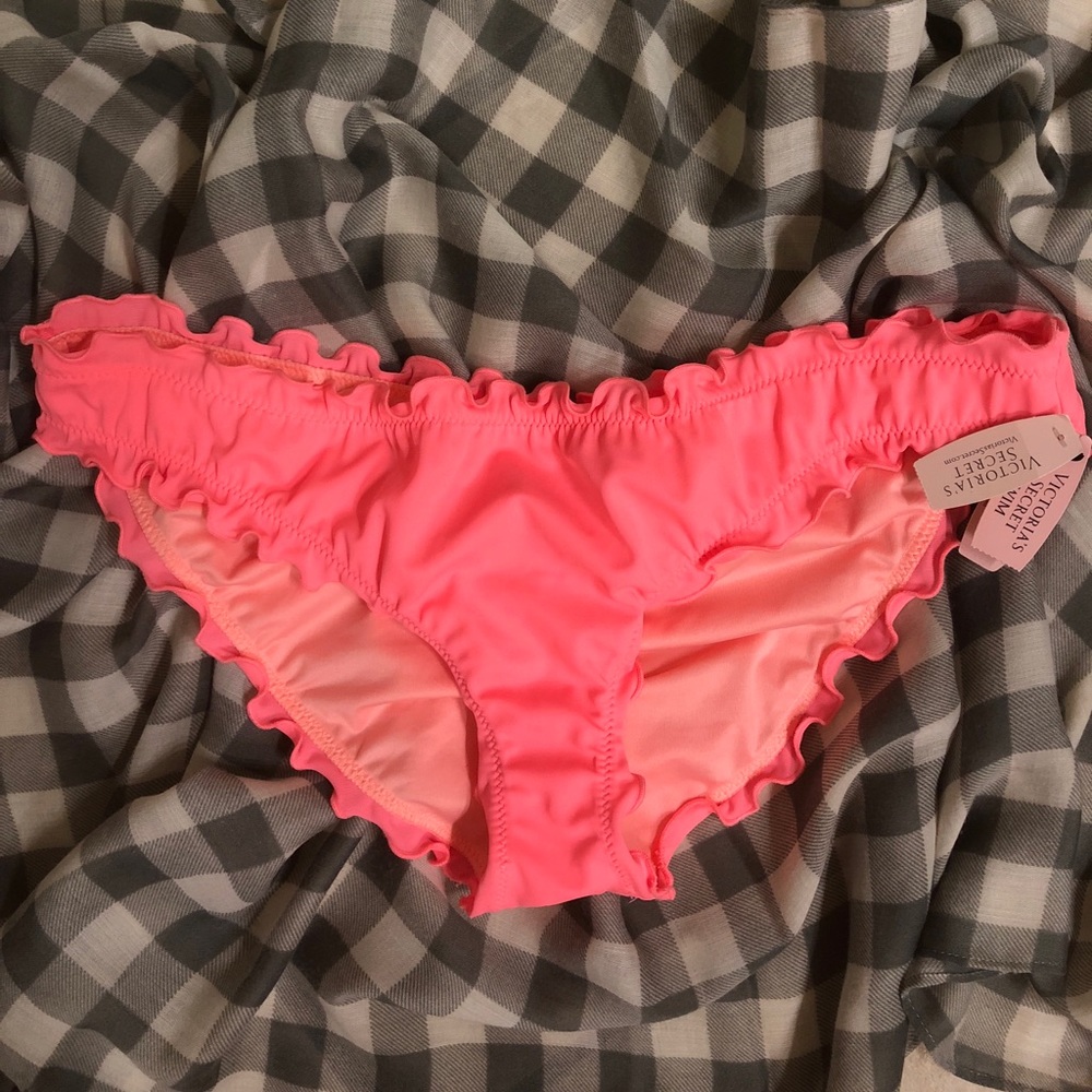 NWT Victoria’s Secret Ruffle Cheeky Bikini Bottom
